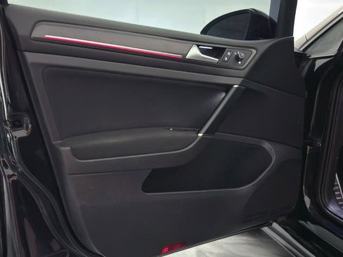 Used 2019 Volkswagen GTI SE FWD image 18