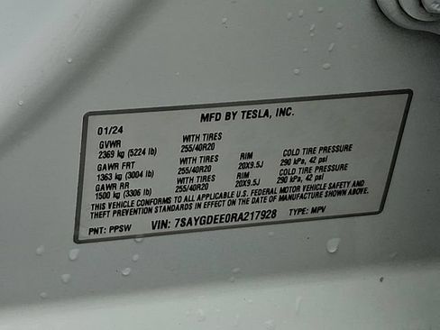 Used 2024 Tesla Model Y Long Range AWD/4WD image 26