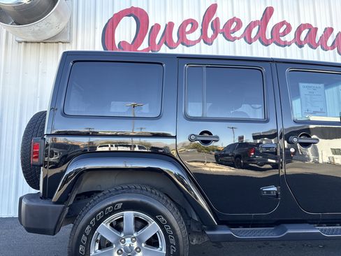 Used 2018 Jeep Wrangler Unlimited Sahara w/ Connectivity Group image 33