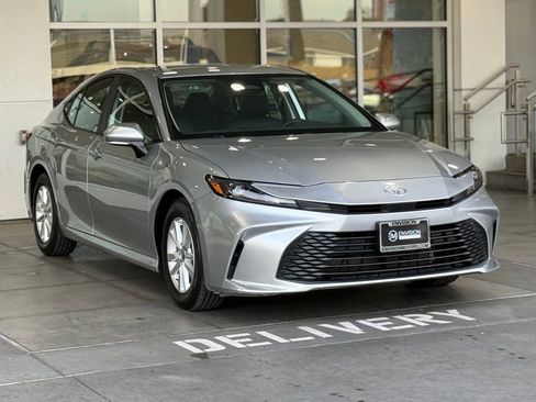 Certified 2025 Toyota Camry LE image 7