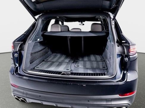 Used 2022 Porsche Cayenne S image 59
