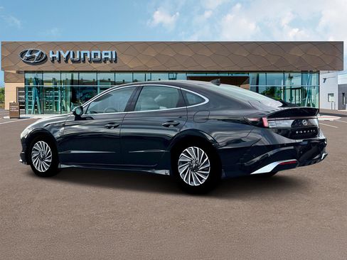 New 2025 Hyundai Sonata Limited image 4