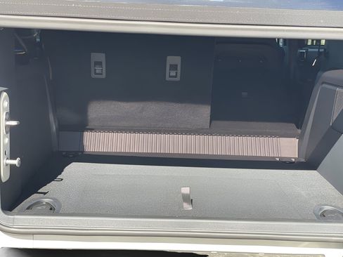 New 2025 Ford Bronco Badlands image 8