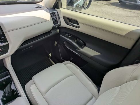 Used 2026 Nissan Pathfinder SL FWD image 18