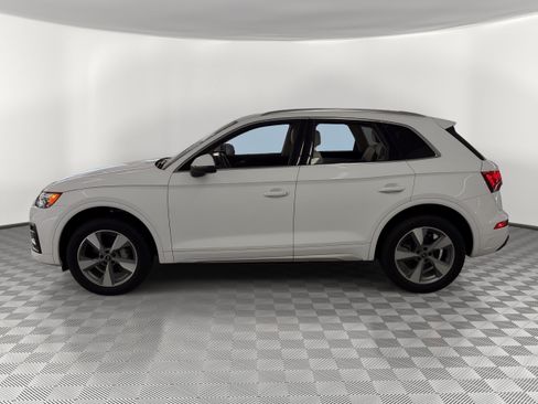 Used 2024 Audi Q5 2.0T Premium Plus w/ Premium Plus Package AWD/4WD image 2