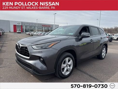 Used 2023 Toyota Highlander LE image 1