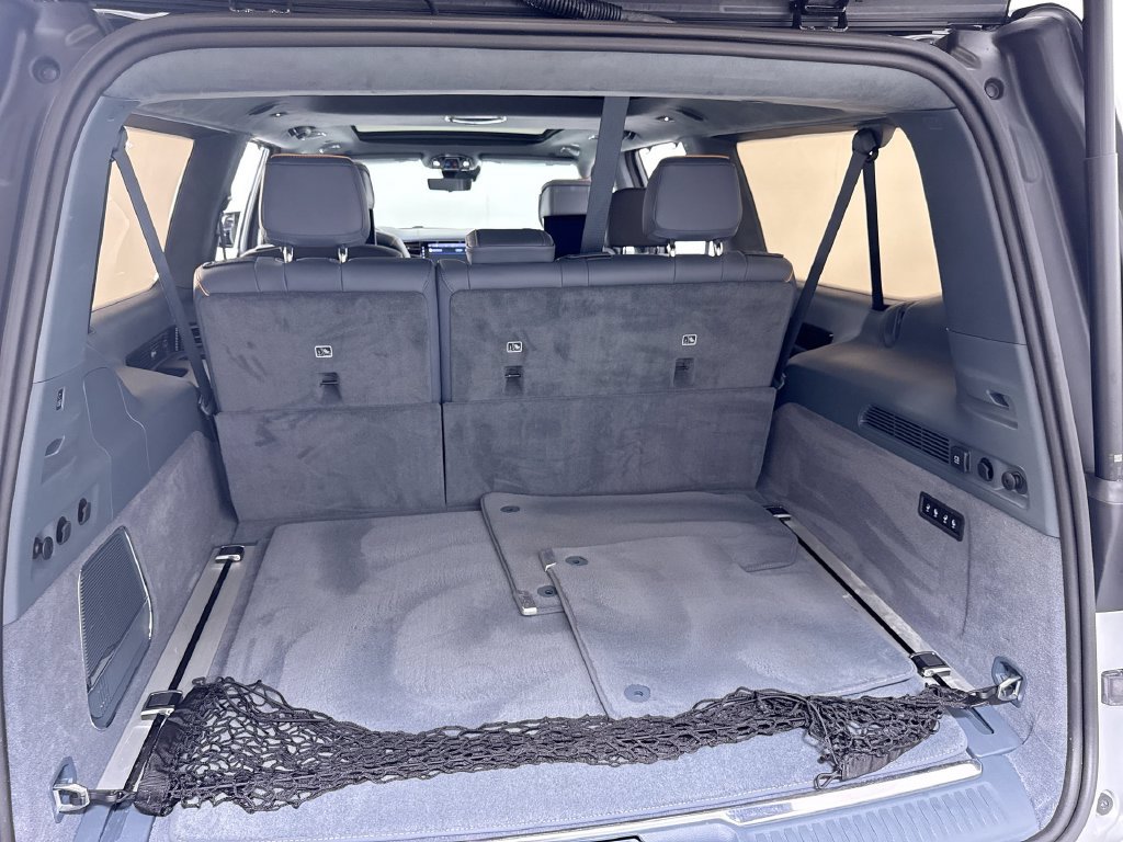 Used 2023 Jeep Grand Wagoneer L Series III w/ Rear Seat Video Group 1 AWD/4WD image 25