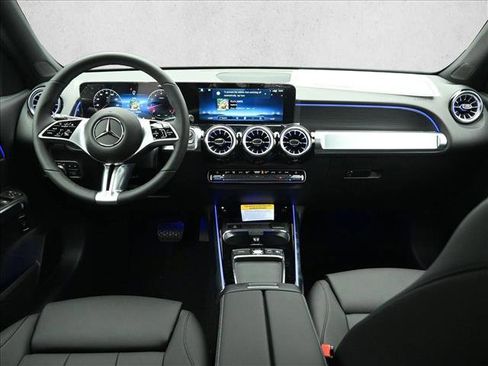 Certified 2026 Mercedes-Benz GLB 250 4MATIC image 21