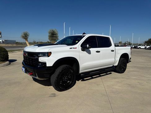 Used 2024 Chevrolet Silverado 1500 ZR2 w/ Technology Package image 3