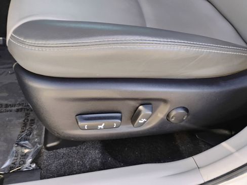 Used 2017 Toyota Prius V Four image 24