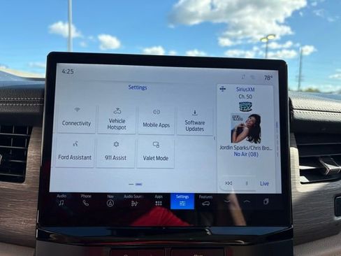 Used 2024 Ford Expedition Limited image 19