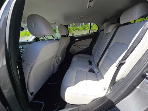 Used 2020 Mercedes-Benz GLA 250 4MATIC image 16