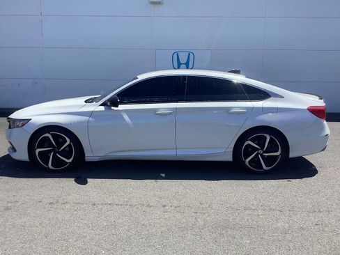 Used 2022 Honda Accord Sport image 2