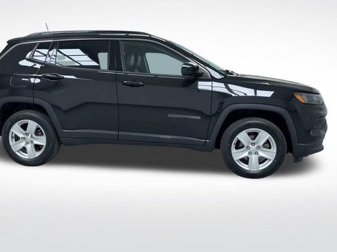 Used 2022 Jeep Compass Latitude w/ Sun and Sound Group AWD/4WD image 24