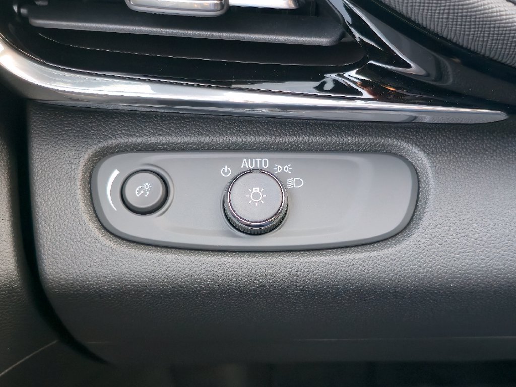 New 2026 Buick Envista Sport Touring w/ Convenience I Package FWD image 18