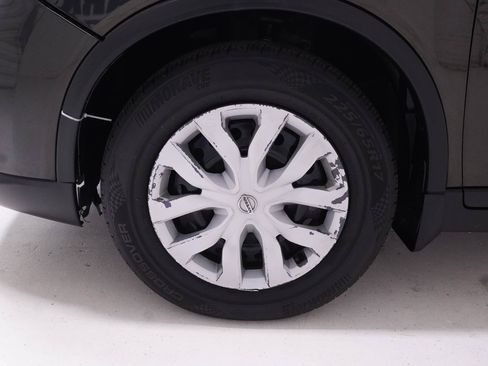 Used 2016 Nissan Rogue S w/ Appearance Package FWD image 36