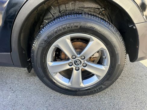 Used 2015 Toyota RAV4 XLE AWD/4WD image 8