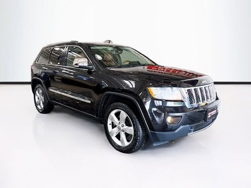 Used 2013 Jeep Grand Cherokee Overland AWD/4WD image 3
