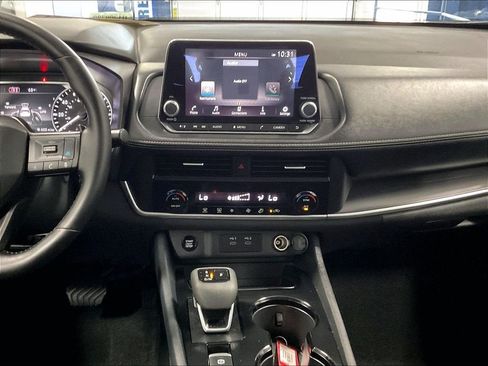 Certified 2026 Nissan Rogue SV AWD/4WD image 18