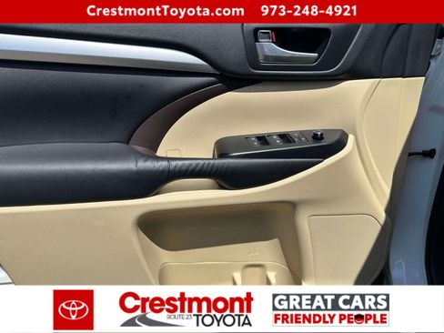 Certified 2016 Toyota Highlander XLE AWD/4WD image 14