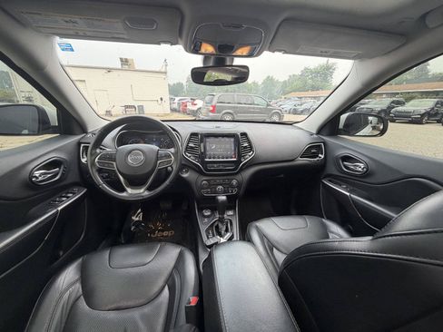 Used 2019 Jeep Cherokee Limited AWD/4WD image 23