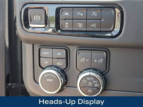 Used 2025 GMC Yukon XL Denali AWD/4WD image 9