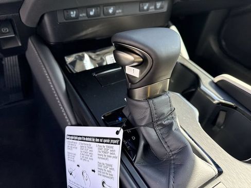 Used 2025 Lexus ES 350 w/ Premium Package FWD image 20