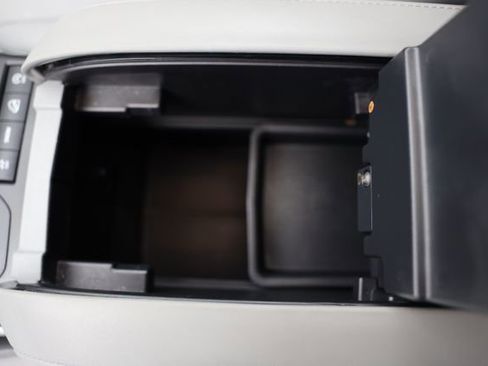 Used 2021 Toyota Highlander XLE image 33