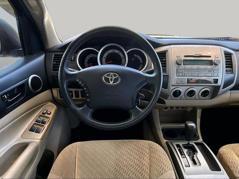 Used 2011 Toyota Tacoma PreRunner w/ SR5 Pkg #2 RWD image 5