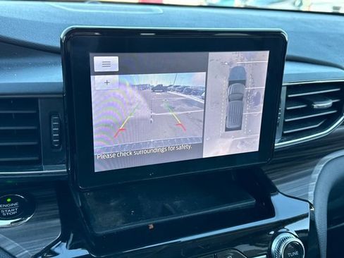 Used 2021 Ford Explorer Limited w/ Equipment Group 301A image 21