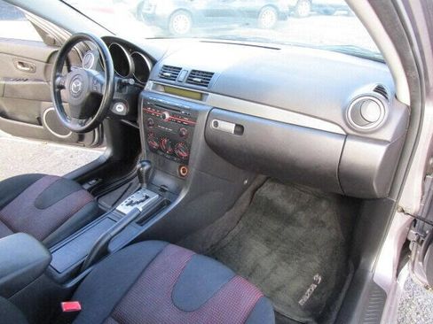 Used 2005 MAZDA MAZDA3 s w/ Sport Pkg image 14