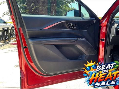 Used 2025 Cadillac Lyriq Sport RWD image 21