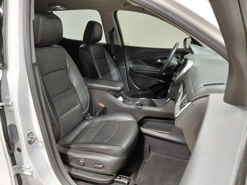 Certified 2024 GMC Terrain SLT image 22