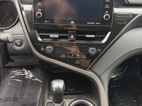 Used 2021 Toyota Camry XSE FWD image 14