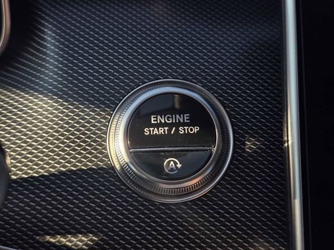 Used 2025 Mercedes-Benz C 300 4MATIC Sedan image 34