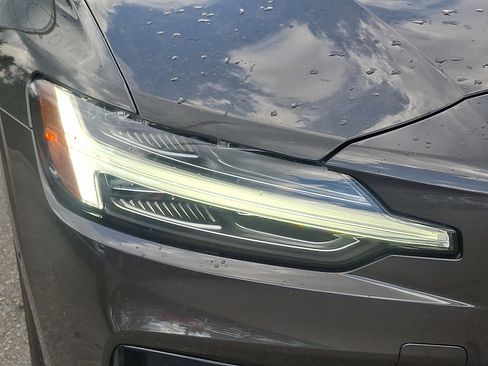 Certified 2024 Volvo S60 B5 Plus image 9