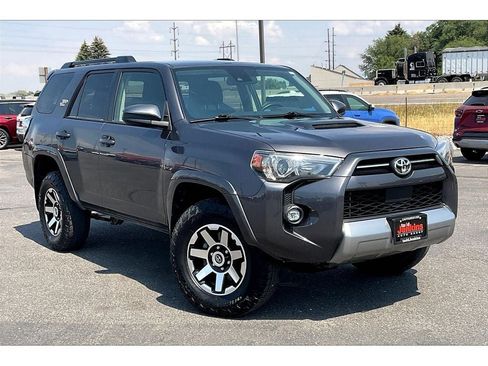 Used 2022 Toyota 4Runner TRD Off-Road image 2