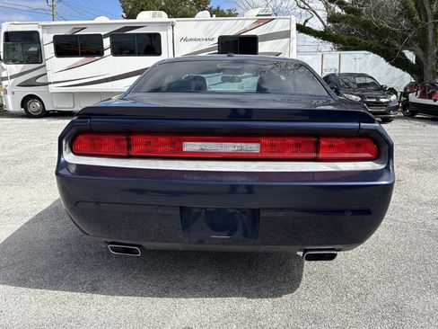 Used 2013 Dodge Challenger R/T image 4