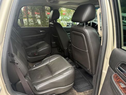 Used 2013 GMC Yukon Denali RWD image 23