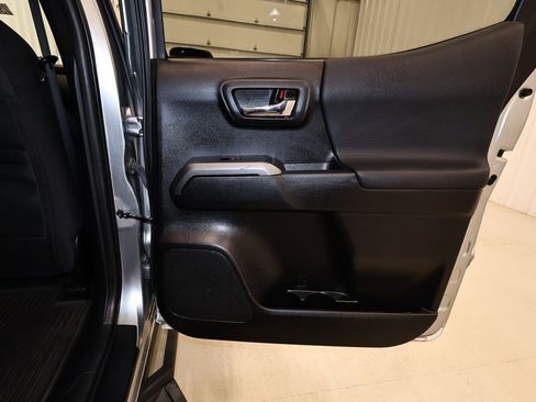 Used 2023 Toyota Tacoma TRD Off-Road w/ Advanced Technology Package image 17