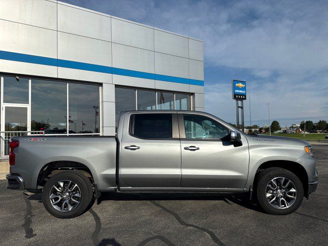 Used 2024 Chevrolet Silverado 1500 LT AWD/4WD image 2