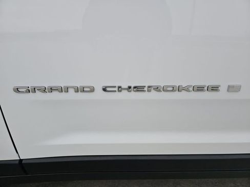 Used 2021 Jeep Grand Cherokee L Limited image 32