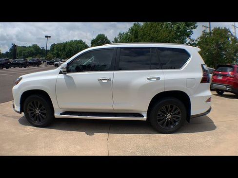 Used 2023 Lexus GX 460 Luxury w/ Sport Design Package AWD/4WD image 5