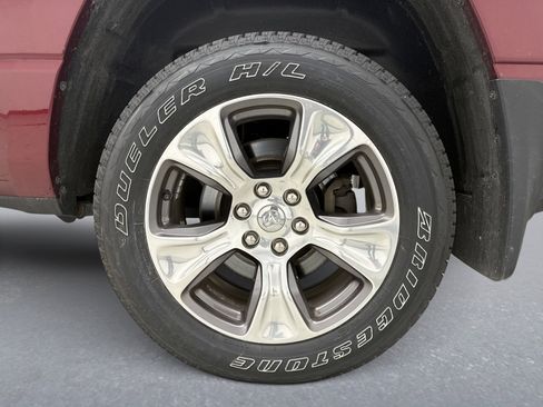 Used 2024 RAM 1500 Laramie AWD/4WD image 12