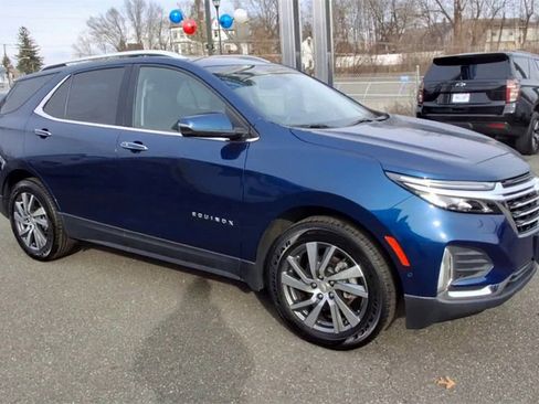 Used 2022 Chevrolet Equinox Premier image 2