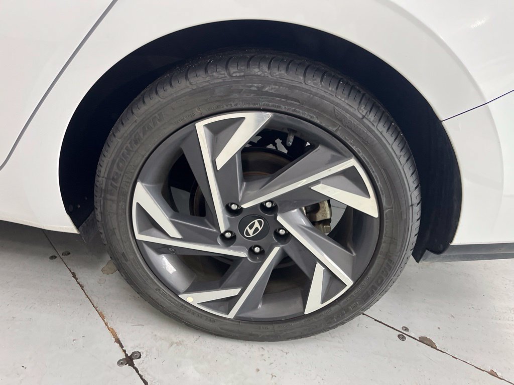 Used 2024 Hyundai Elantra Limited FWD image 15