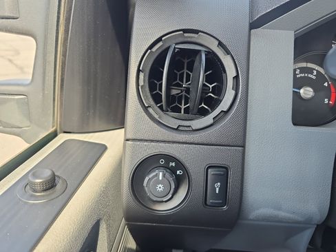 Used 2015 Ford F250 XL w/ Power Equipment Group AWD/4WD image 22