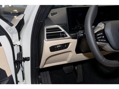 New 2026 BMW 330i xDrive Sedan w/ Convenience Package image 54