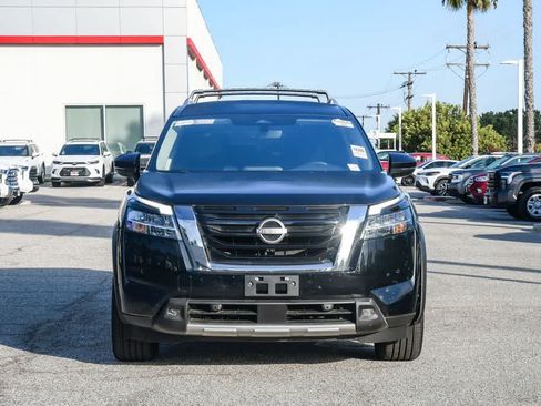 Used 2023 Nissan Pathfinder SL w/ Cargo Package FWD image 2