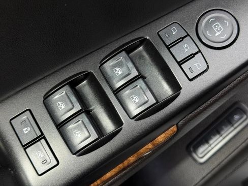 Used 2016 Chevrolet Tahoe LTZ RWD image 29